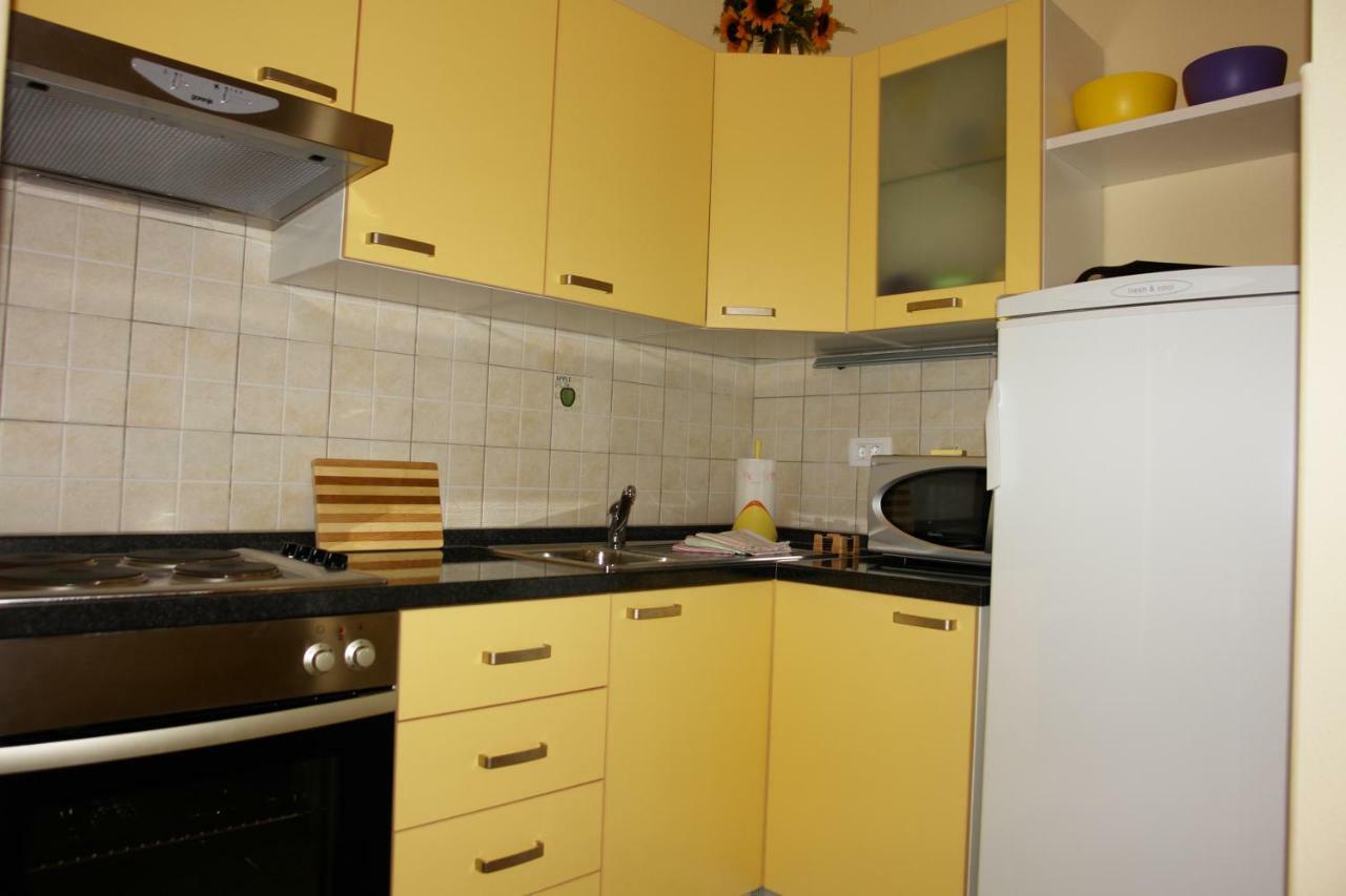 Apartmani Dora I Kati Orebić Eksteriør billede